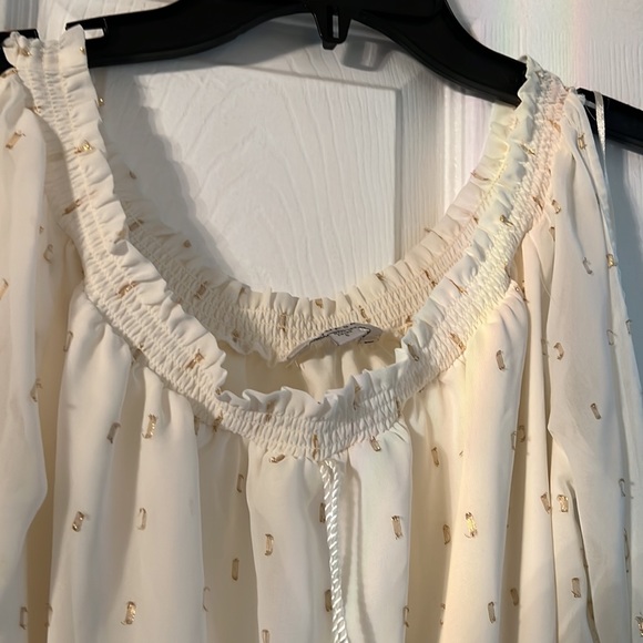 Guess Off The Shoulder Chiffon Blouse - Picture 3 of 5